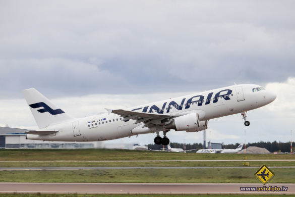 Airbus A320-214